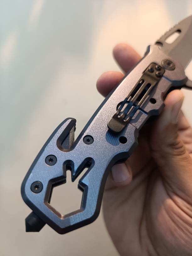 Surefire Flip Open Pocket Knife Folding Knife - Image 4